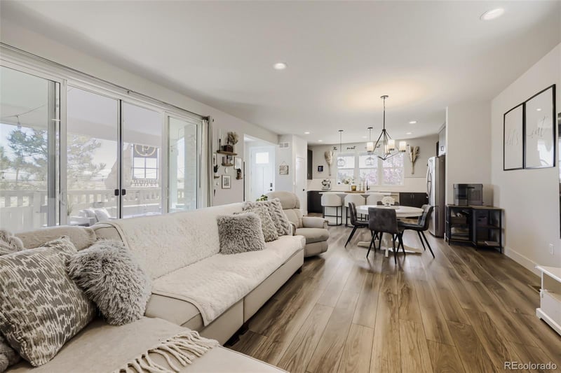 21681 60th Ave, Aurora, CO 80019