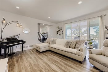 21681 60th Ave, Aurora, CO 80019