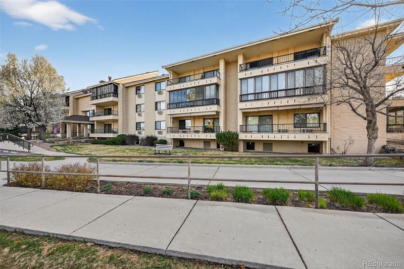 2868 Heather Gardens Way #103, Aurora, CO 80014