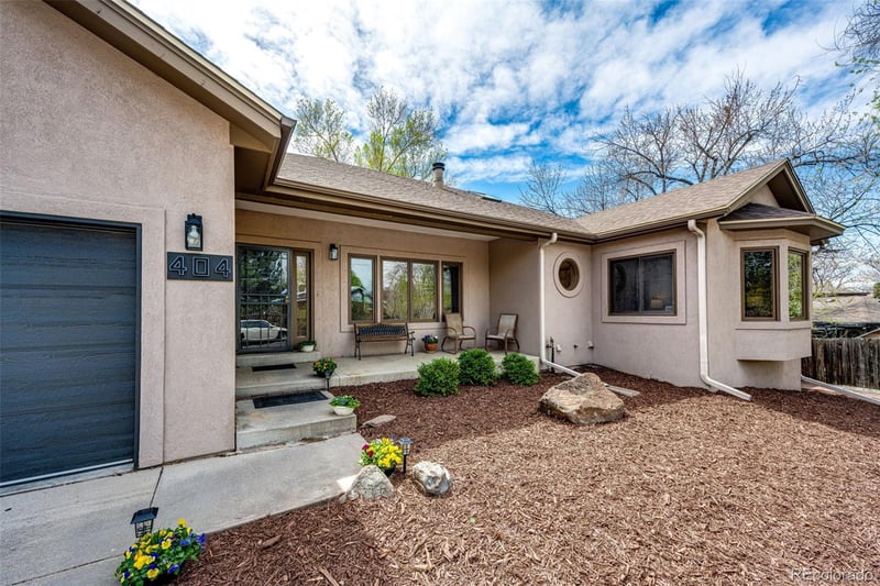 404 E Lake Pl, Centennial, CO 80121