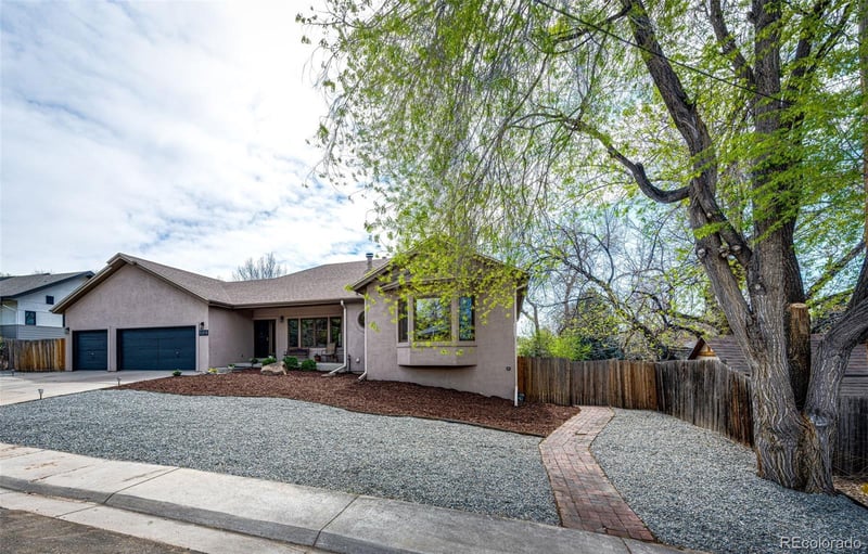 404 E Lake Pl, Centennial, CO 80121