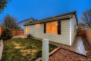 7372 Mobile St, Aurora, CO 80016