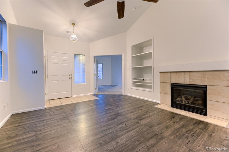 7372 Mobile St, Aurora, CO 80016