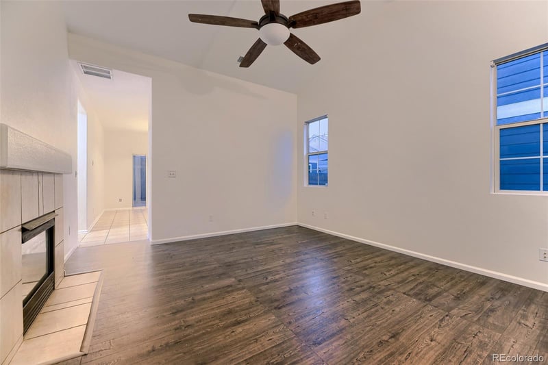 7372 Mobile St, Aurora, CO 80016