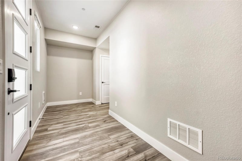 15558 Washburn Ave, Lakewood, CO 80228