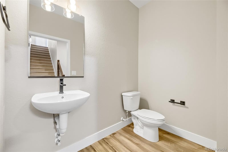 15534 W Washburn Ave, Lakewood, CO 80228