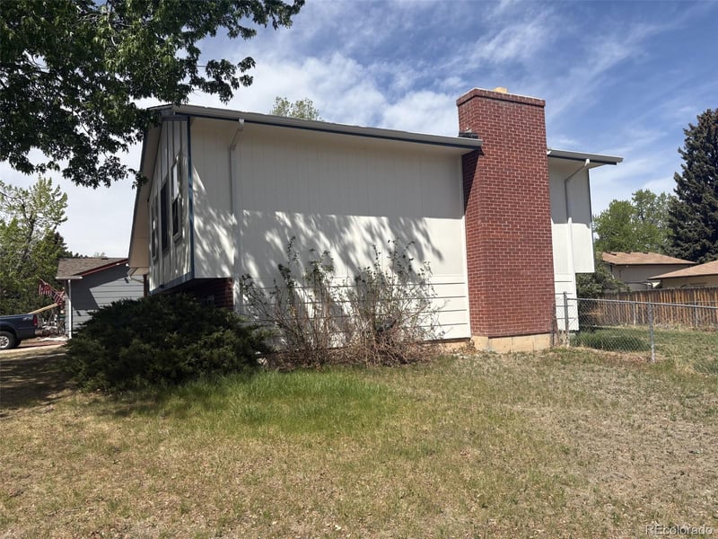 9315 Girard Pl, Lakewood, CO 80227