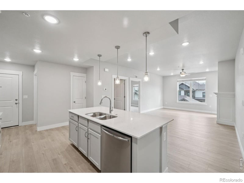 265 High Point Dr #207, Longmont, CO 80504