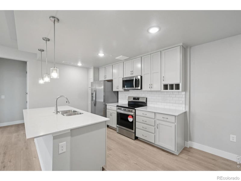 265 High Point Dr #207, Longmont, CO 80504