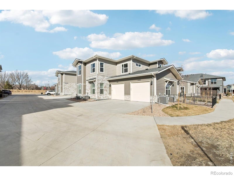 410 High Point Dr #104, Longmont, CO 80504