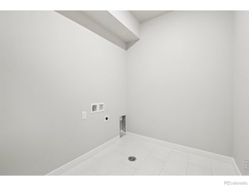 410 High Point Dr #104, Longmont, CO 80504