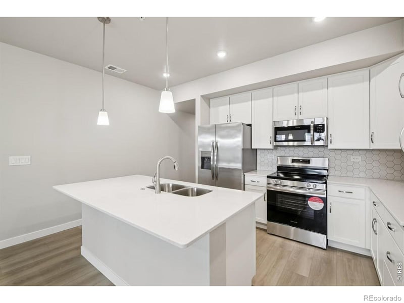 410 High Point Dr #104, Longmont, CO 80504