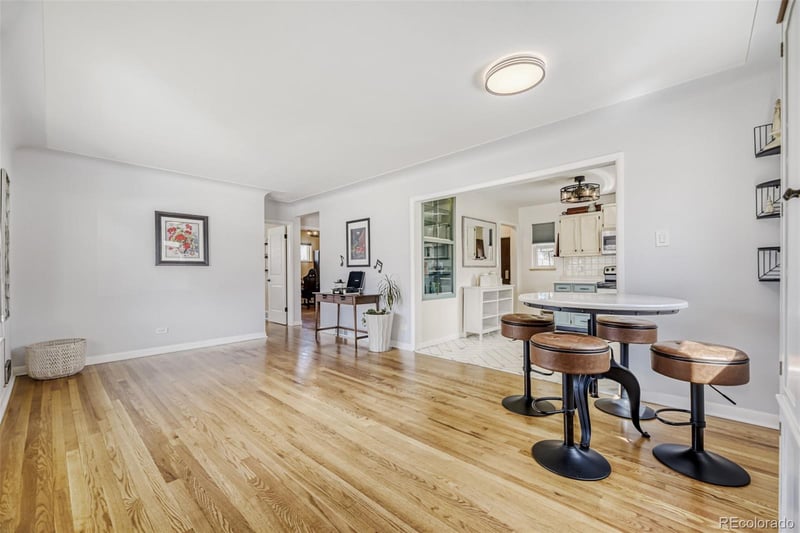2568 S Zurich Ct, Denver, CO 80219