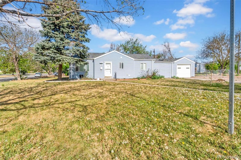 1201 Hanover St, Aurora, CO 80010