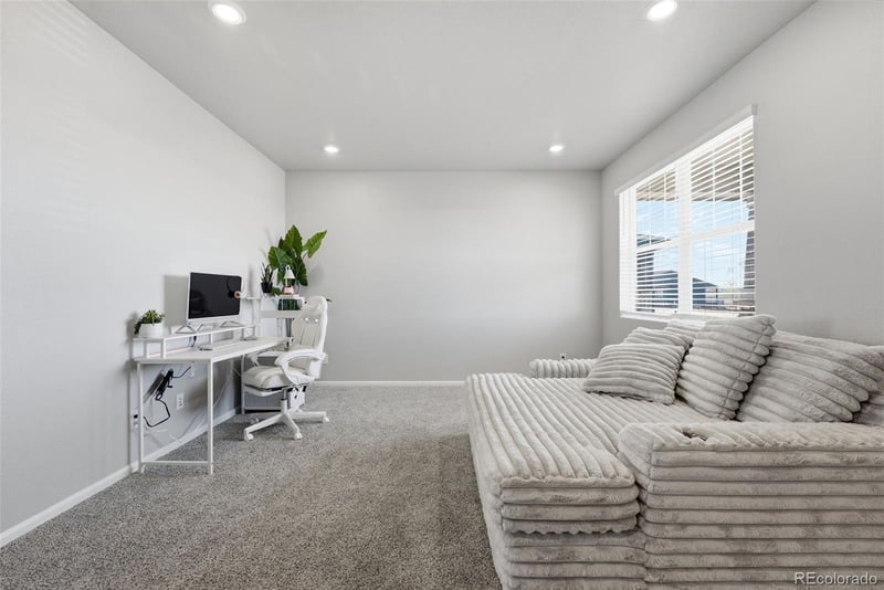 9160 Pitkin St, Commerce City, CO 80022