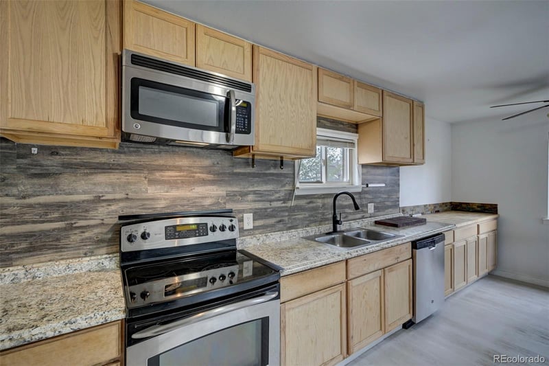505 2nd Ave, Deer Trail, CO 80105