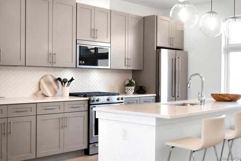 22 Oneida Ct, Denver, CO 80230