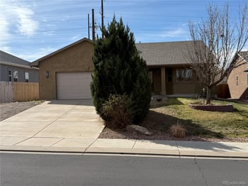 2308 Crestwood Ln, Pueblo, CO 81008