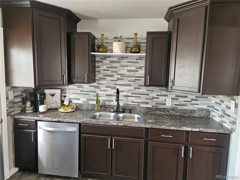 2111 Vinewood Ln, Pueblo, CO 81005