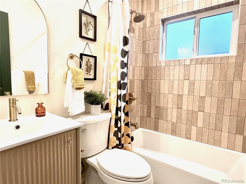 3389 Kearney St, Denver, CO 80207