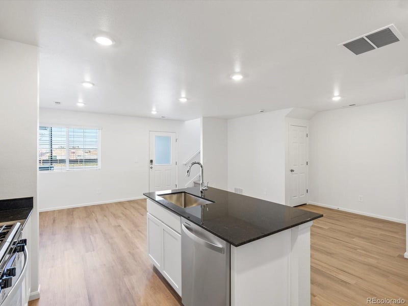 21239 65th Dr, Aurora, CO 80019