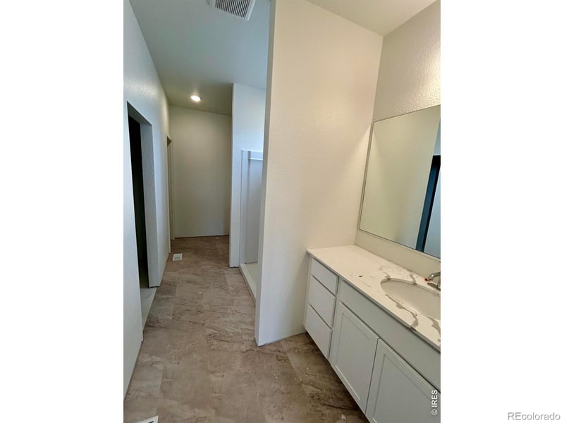 210 Buckboard Dr, Hudson, CO 80642