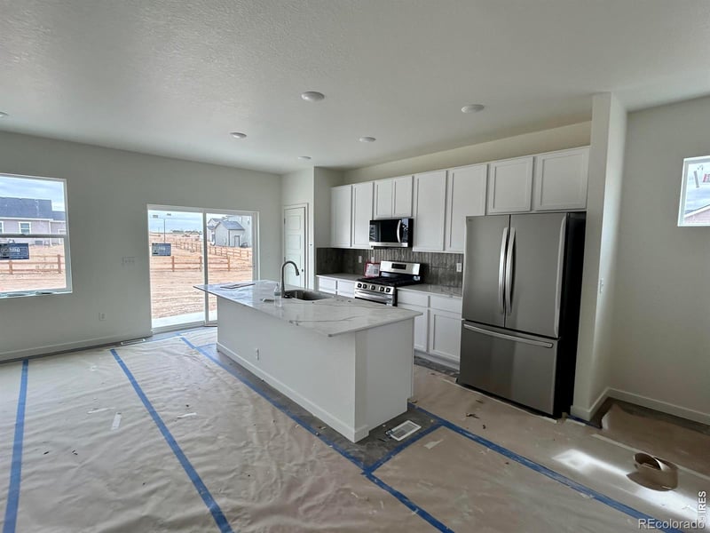 210 Buckboard Dr, Hudson, CO 80642