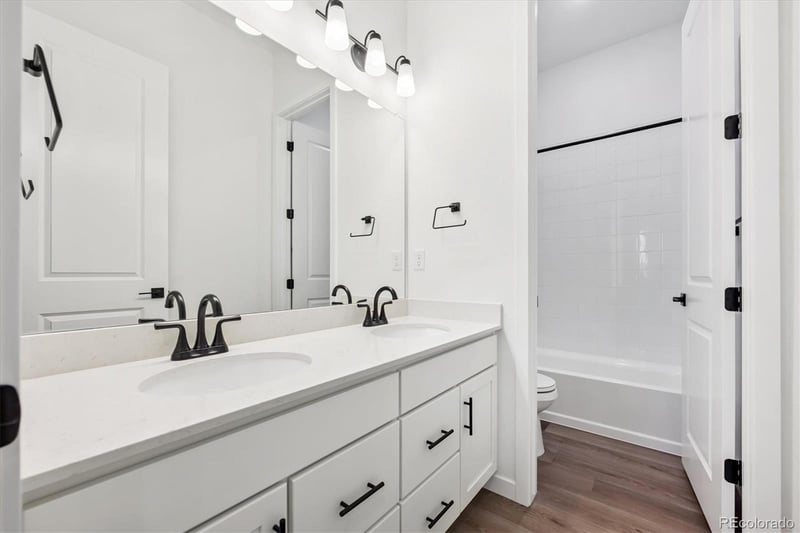 3813 Emerald Shore Cir, Loveland, CO 80538