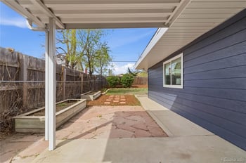 1225 Roslyn St, Denver, CO 80220