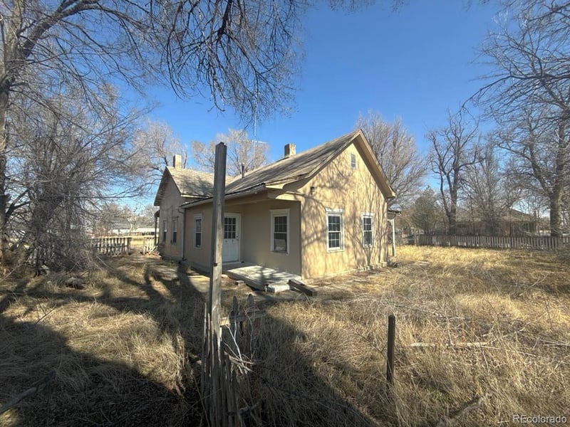 101 Mulberry St, Manzanola, CO 81058