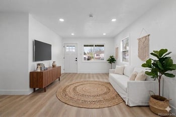 8880 Hoyt Dr, Thornton, CO 80229