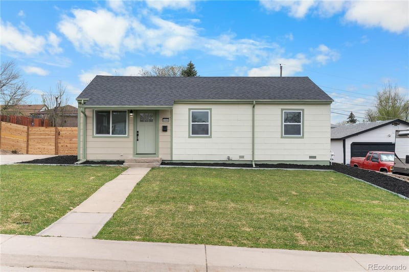 8880 Hoyt Dr, Thornton, CO 80229
