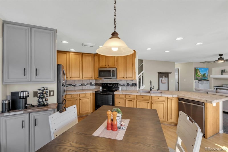 20420 Doane Dr, Aurora, CO 80013