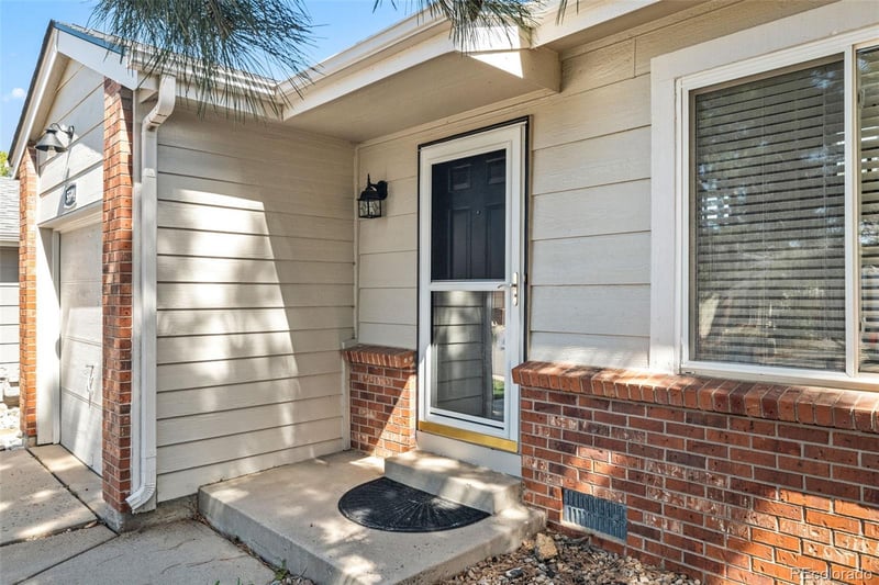 5594 Zang St, Littleton, CO 80127