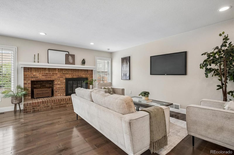 10138 Roxbury Ave, Littleton, CO 80127