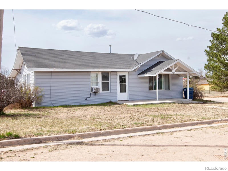 424 Lincoln Ave, Fleming, CO 80728