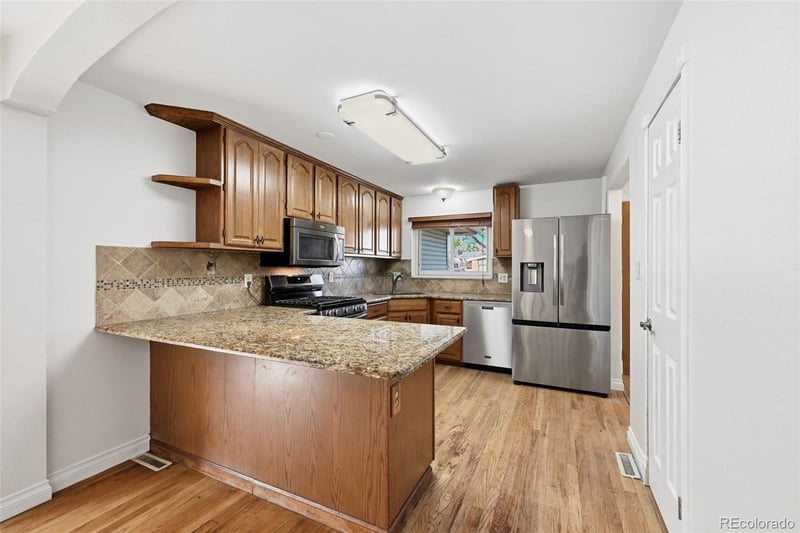 1042 Holland Ct, Lakewood, CO 80226