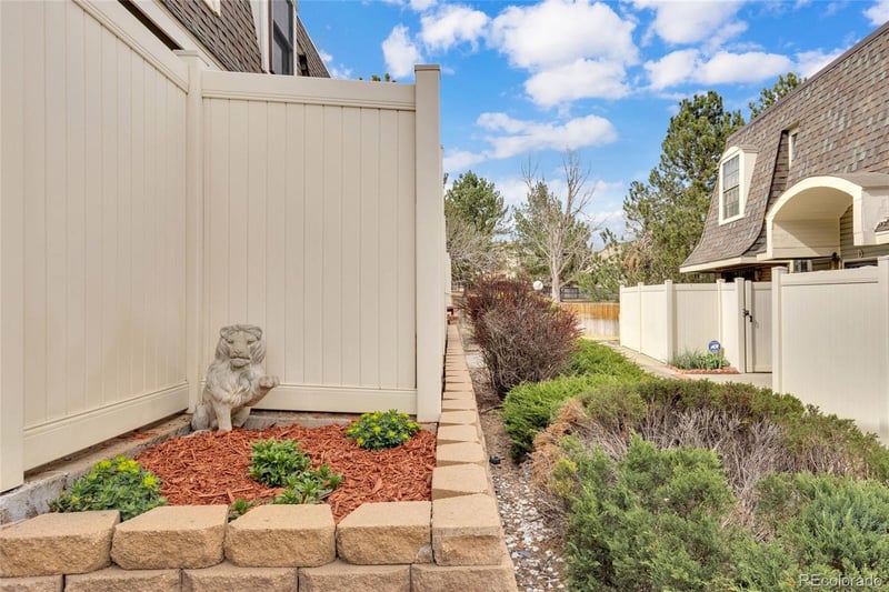 15491 Wyoming Dr #G, Aurora, CO 80017