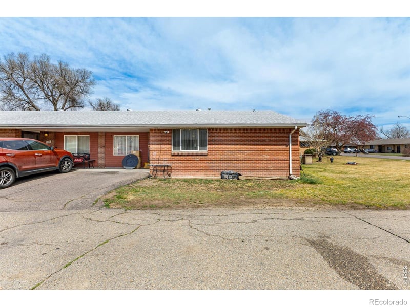 27-29 Newland Ct, Lakewood, CO 80226