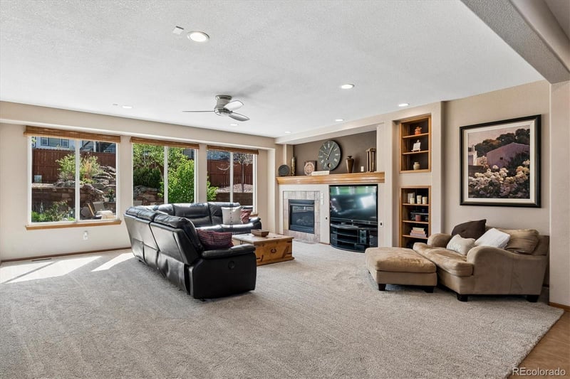 915 Tarpan Pl, Castle Rock, CO 80104