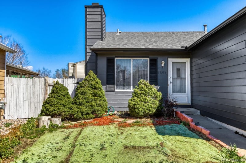 19335 Batavia Pl, Aurora, CO 80011