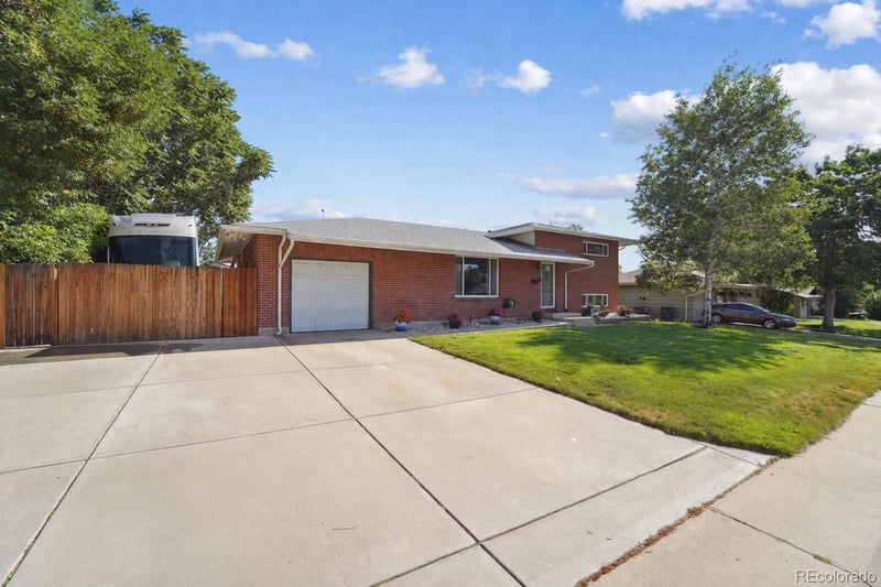 1043 W 100th Pl, Northglenn, CO 80260