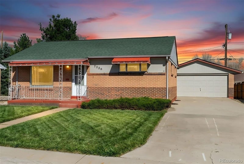 7220 Avrum Dr, Denver, CO 80221