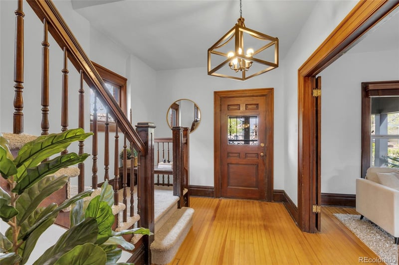 129 Logan St, Denver, CO 80209