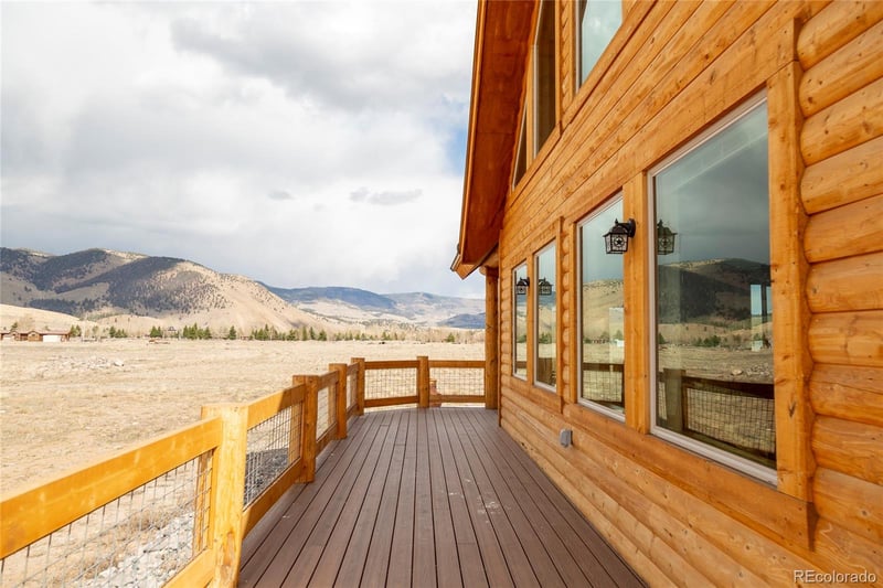 426 Commodore Dr, Creede, CO 81130