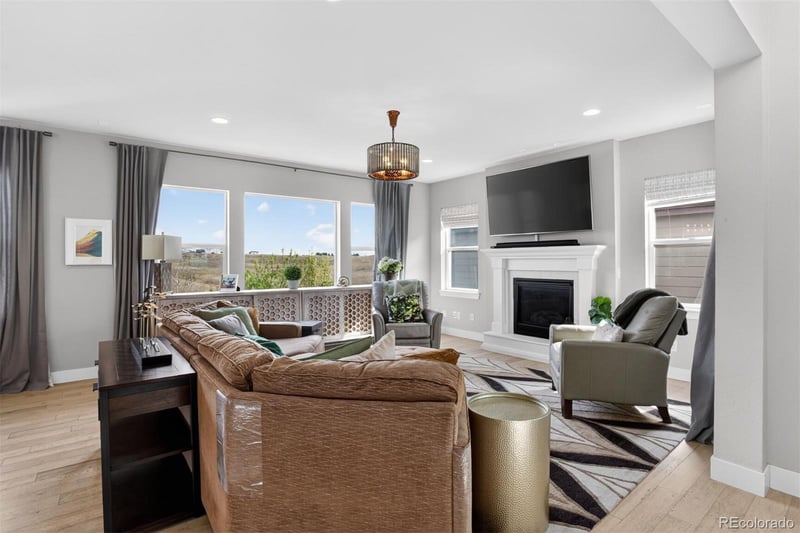 17577 87th Ave, Arvada, CO 80007