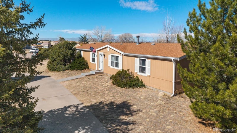 23760 Fleet St, Colorado Springs, CO 80928