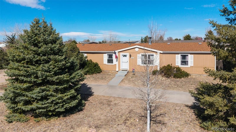 23760 Fleet St, Colorado Springs, CO 80928