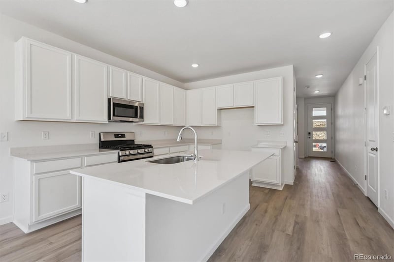 479 Salida St, Aurora, CO 80017