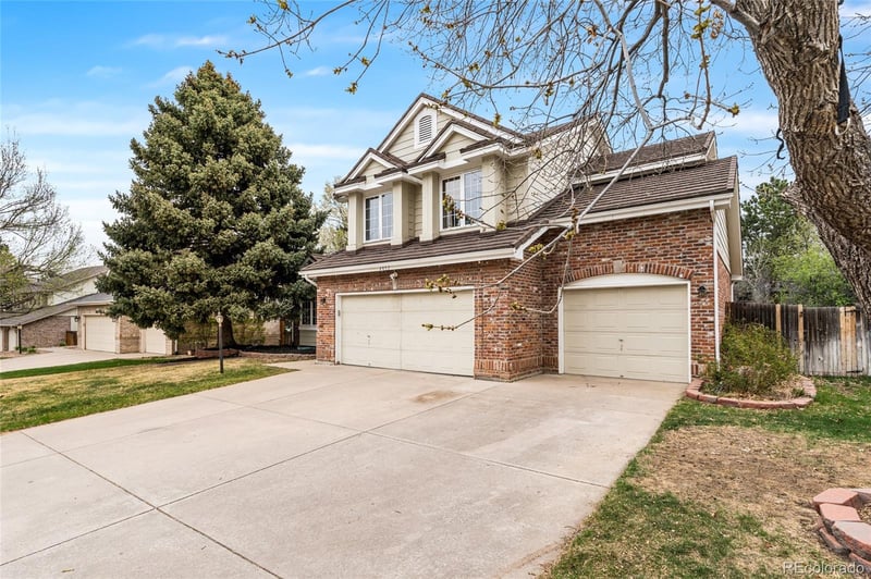 4852 Carson St, Aurora, CO 80015